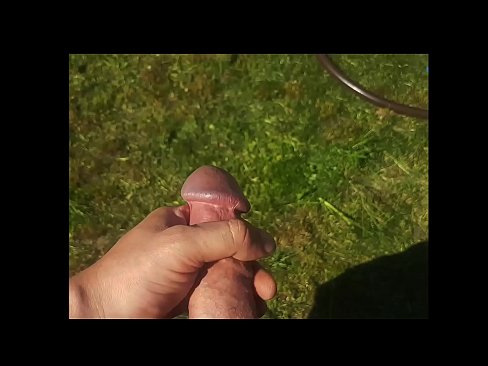 ❤️ Žhavá kočička si nechá ošukat růžovou kundičku a udělá se squirtem v letní zahradě. ️ Šukání u cs.pornpictureshq.ru ❌️